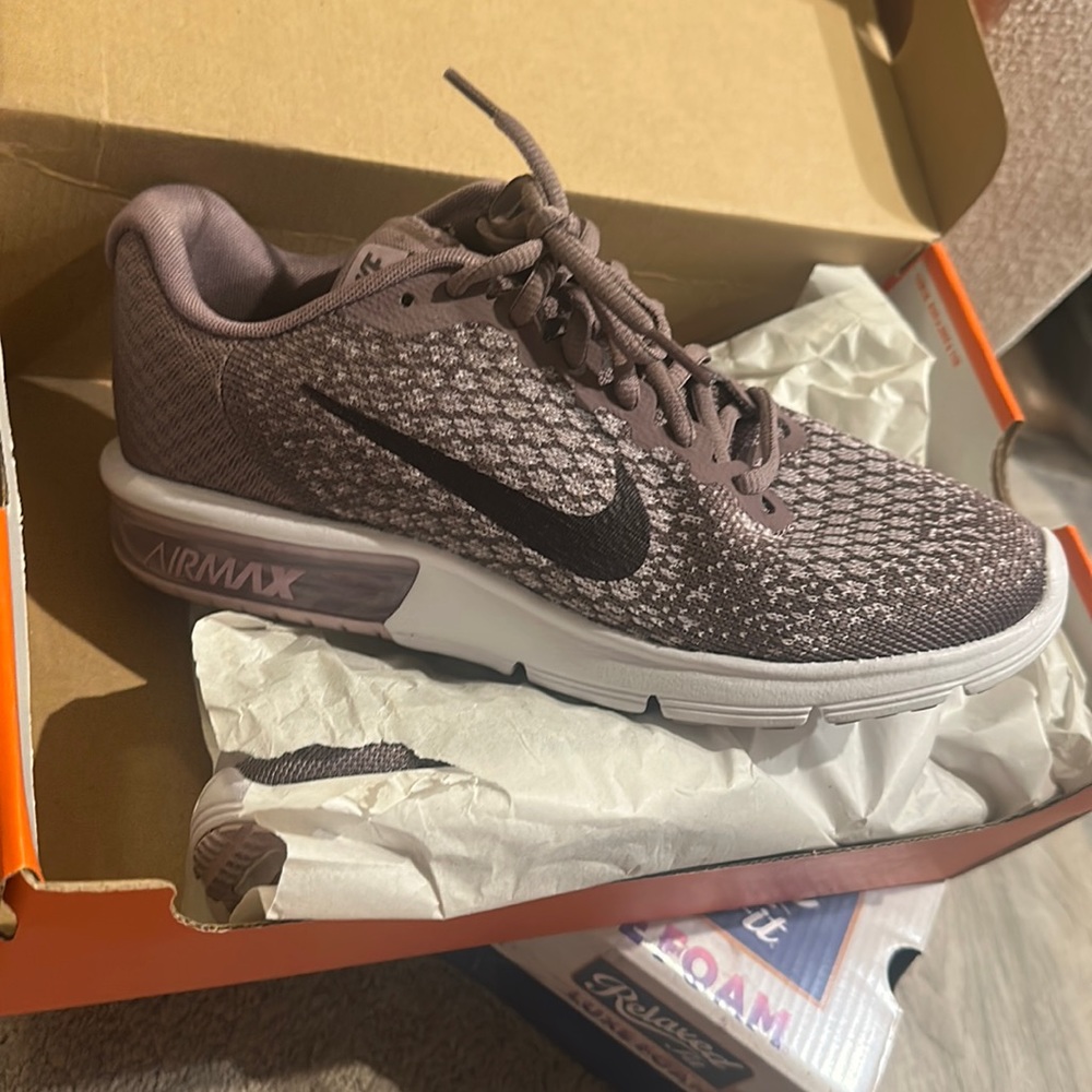 Nike Air Max Sequent 2